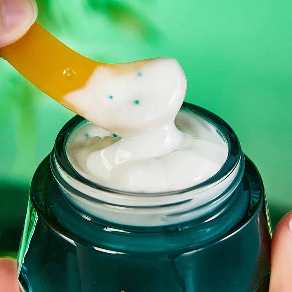 Ooumeilian Phoenix Revival Grass Eye Cream